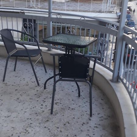 Central Apartments Eretria מראה חיצוני תמונה
