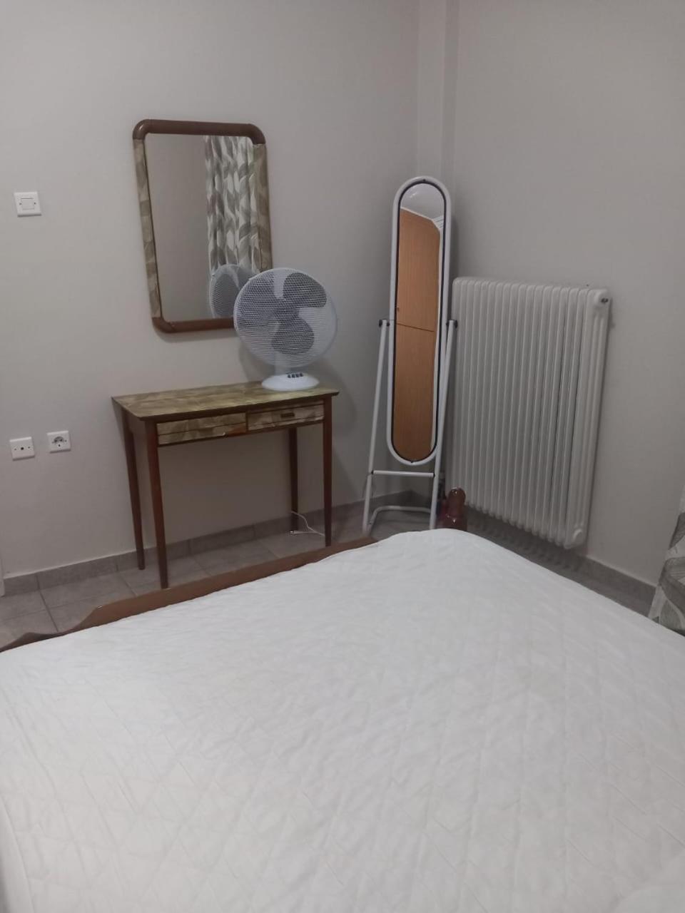 Central Apartments Eretria מראה חיצוני תמונה