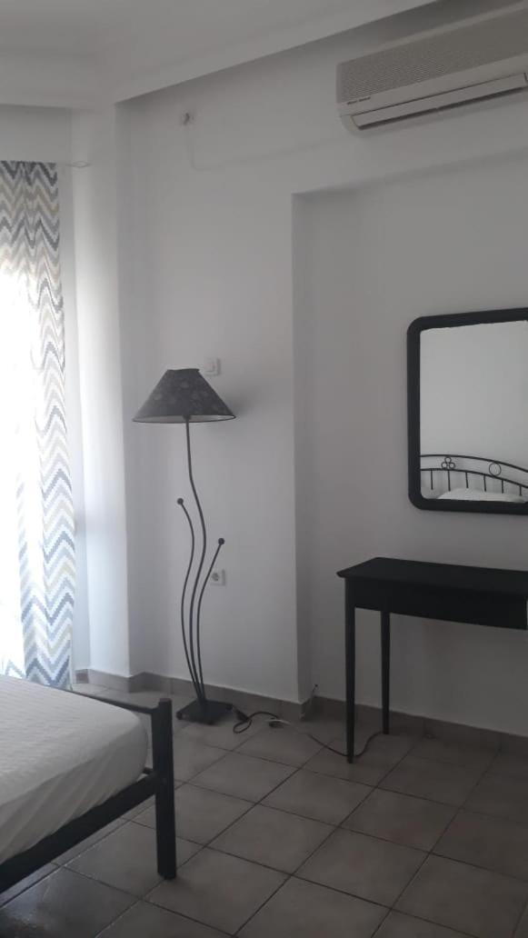Central Apartments Eretria מראה חיצוני תמונה