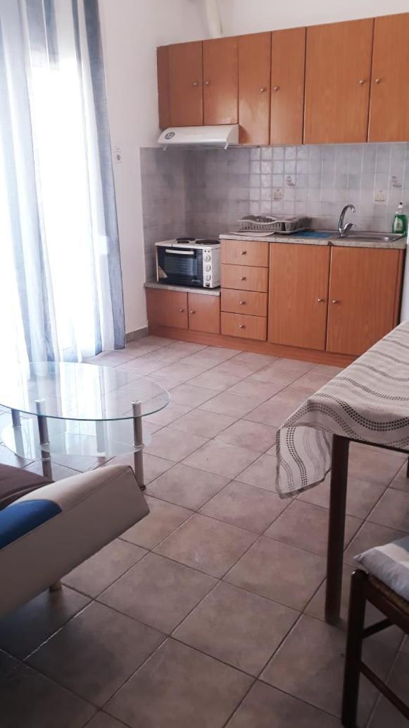 Central Apartments Eretria מראה חיצוני תמונה