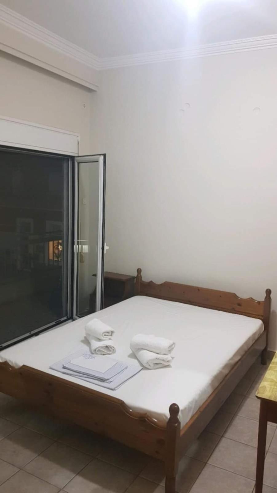 Central Apartments Eretria מראה חיצוני תמונה