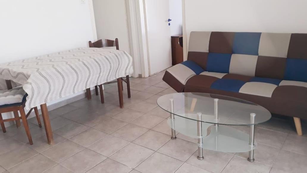Central Apartments Eretria מראה חיצוני תמונה